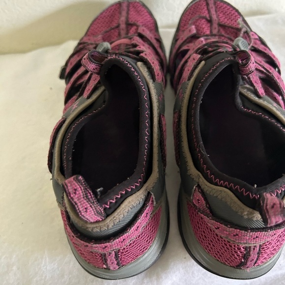 Chaco Women's Pink and Gray Outdoor Sandals Size 11 - Picture 6 of 9